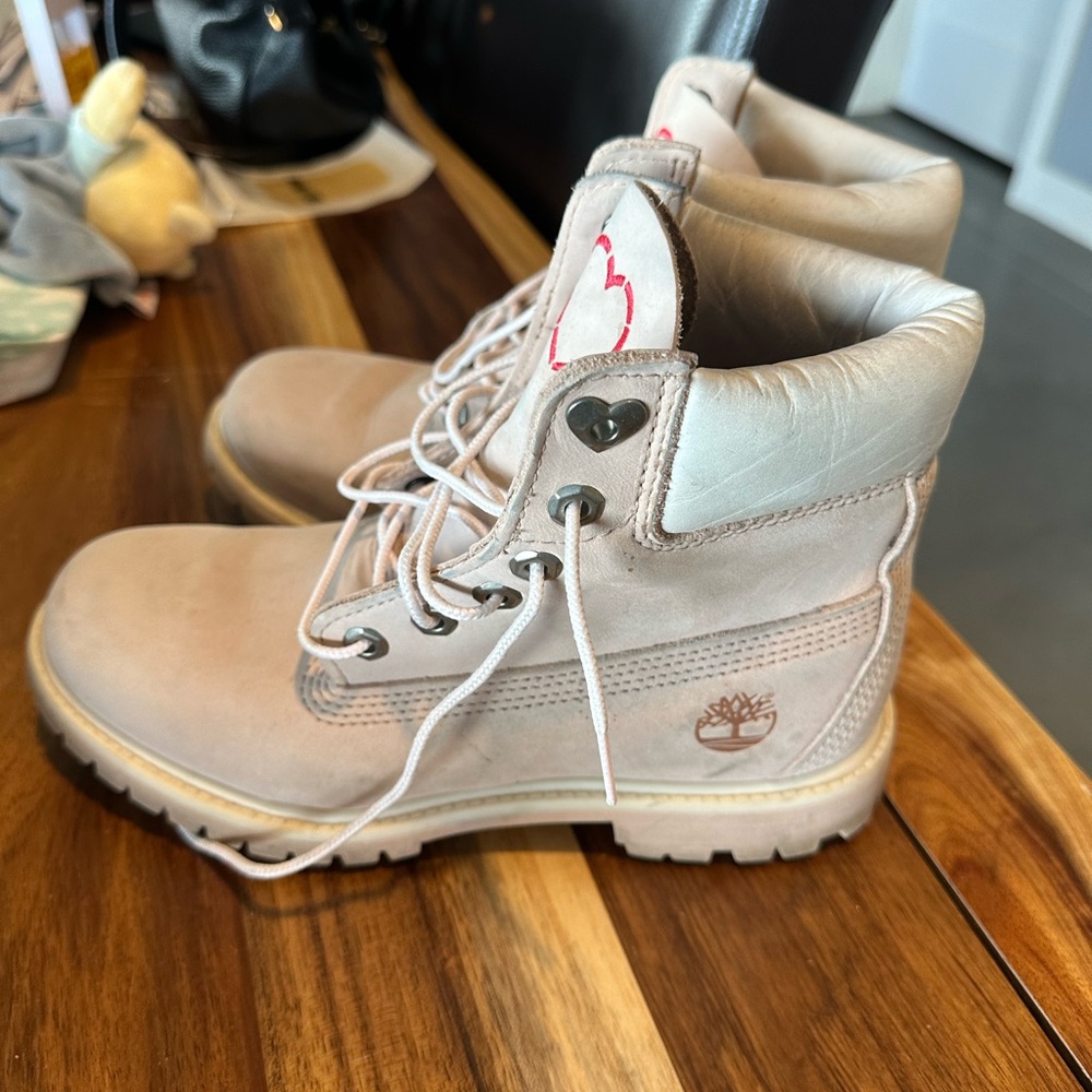 Timberland Light Pink Heart  Boots